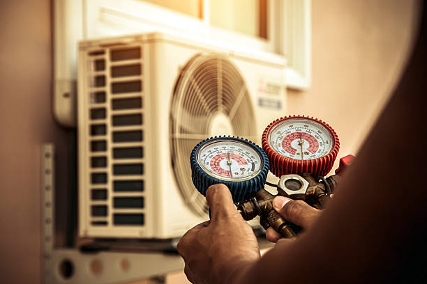 Professional Hvac technician working in Christmas, FL